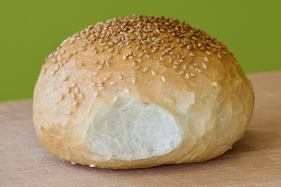 Pistolet sesamzaad (€0,75)