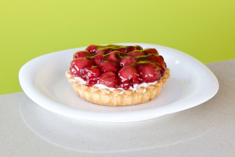 Tartelet krieken met slagroom (€3,50)