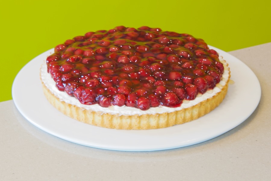 Kriekentaart met slagroom (€25)